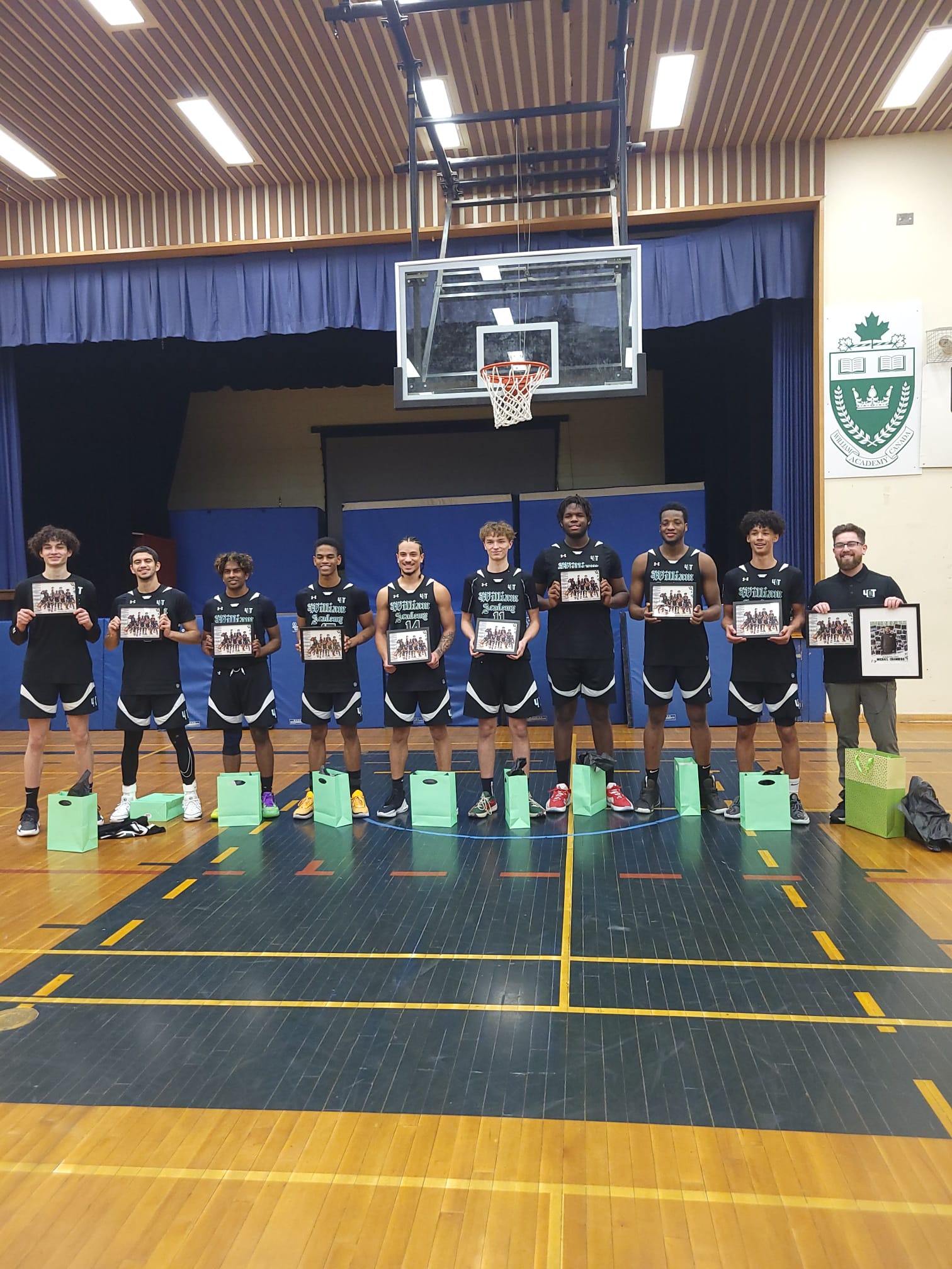 Vikings senior night awards ceremony